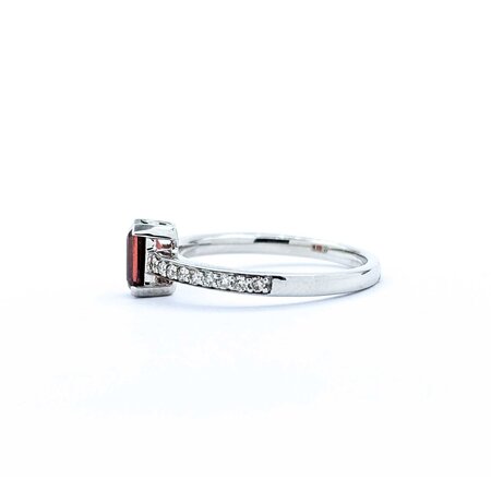 Ring .17ctw Round Diamonds .75ct Garnet 10kw sz6 124110162