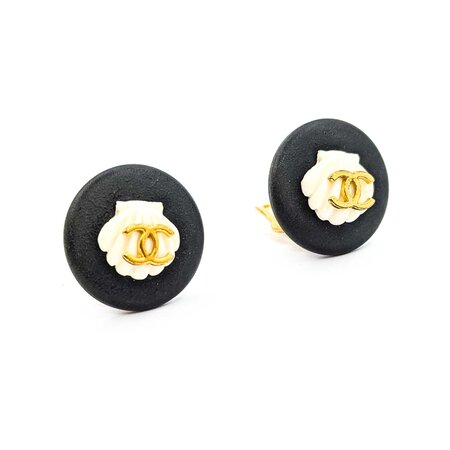 Chanel Coco Mark Seashell Earrings 125050120