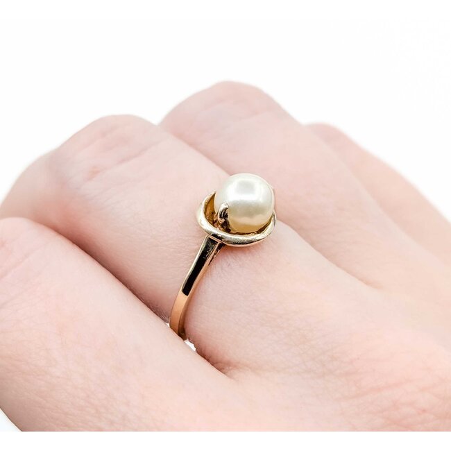 Ring Vintage 6.8mm Pearl 10ky Sz6.5 2.21g 225050029