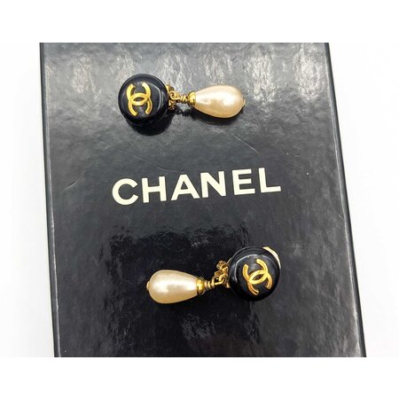 Chanel Coco Mark Earrings Faux Dangle Pearl 125050130