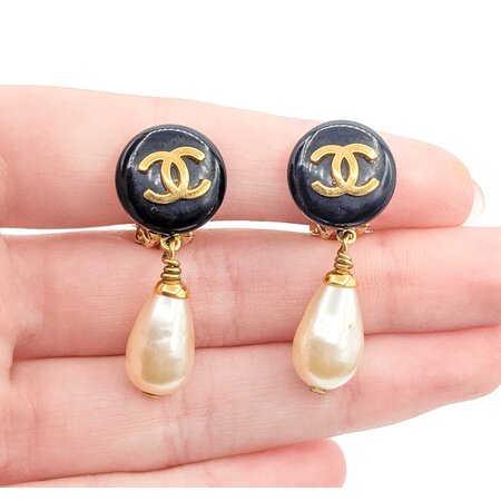 Chanel Coco Mark Earrings Faux Dangle Pearl 125050130