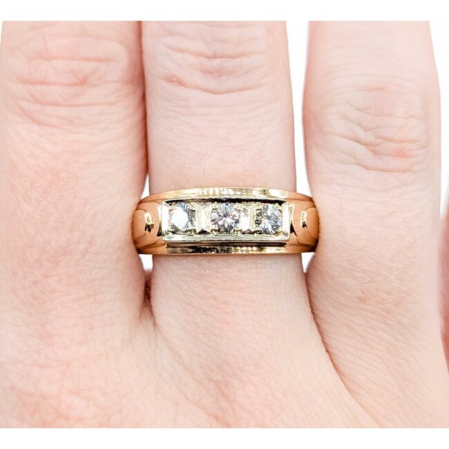 Ring Three Stone 45ctw Round Diamonds 14ky sz9.5 8.34g 225060022