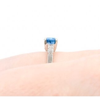 Ring 4 Prong .15ctw Round/Baguette Diamonds .65ct London Blue Topaz 14kw sz9 3.28g 125060050