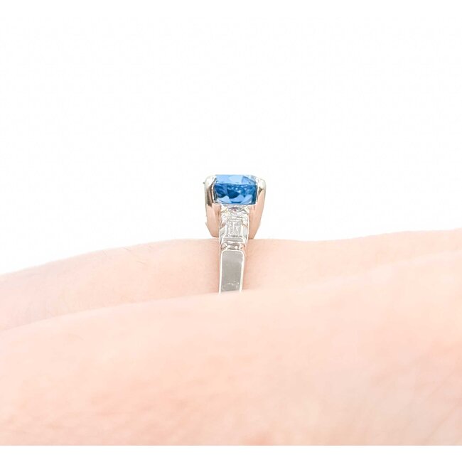 Ring 4 Prong .15ctw Round/Baguette Diamonds .65ct London Blue Topaz 14kw sz9 3.28g 125060050