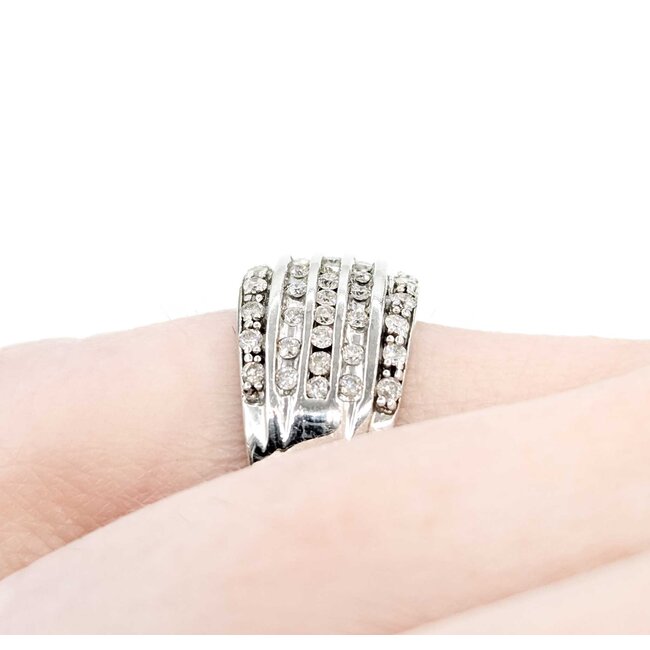 Ring .26ctw Round Diamonds 14kw sz5.75 4.74g 225050061