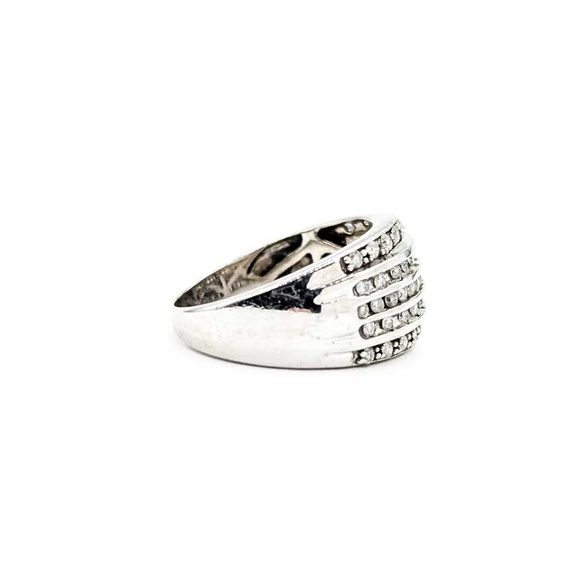 Ring .26ctw Round Diamonds 14kw sz5.75 4.74g 225050061