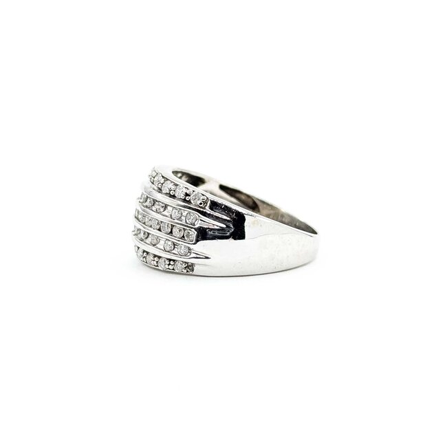 Ring .26ctw Round Diamonds 14kw sz5.75 4.74g 225050061