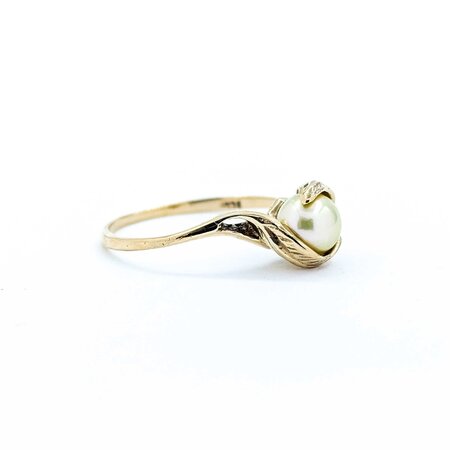 Ring Leaf Motif 5.7mm Akoya Pearl 14ky Sz7 1.73g 225050053