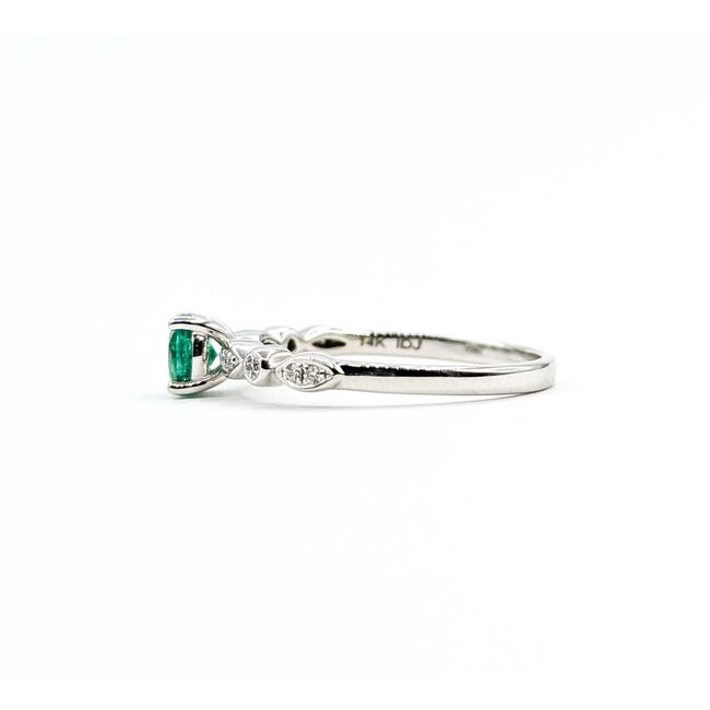 Ring Bezel .06ctw Round Diamonds .45ct Emerald 14kw 5mm sz7 2.14g 125060037