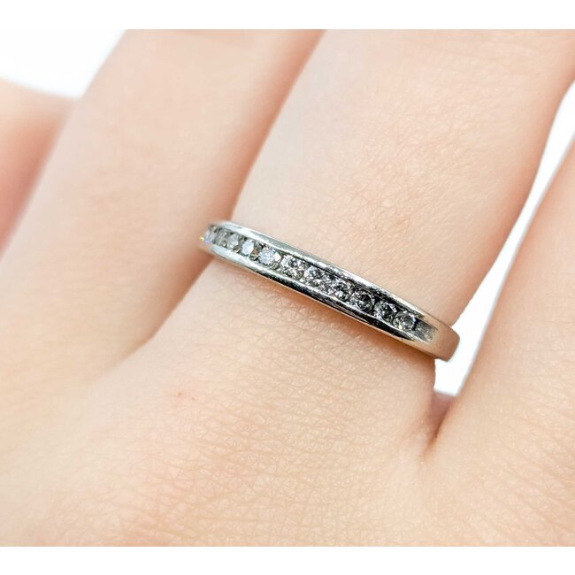 Ring Channel Set .16ctw Round Diamonds 400pt 2.5mm Sz7 2.2g 125060056