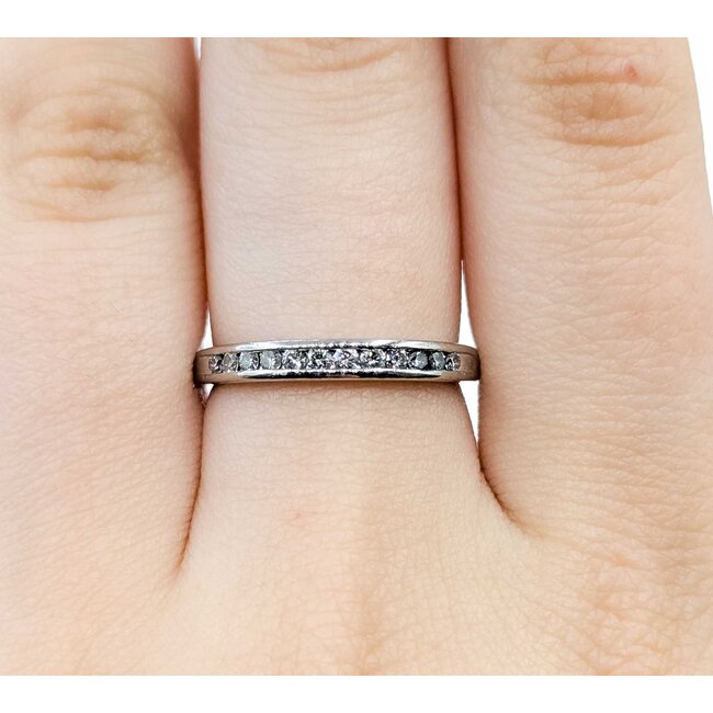 Ring Channel Set .16ctw Round Diamonds 400pt 2.5mm Sz7 2.2g 125060056