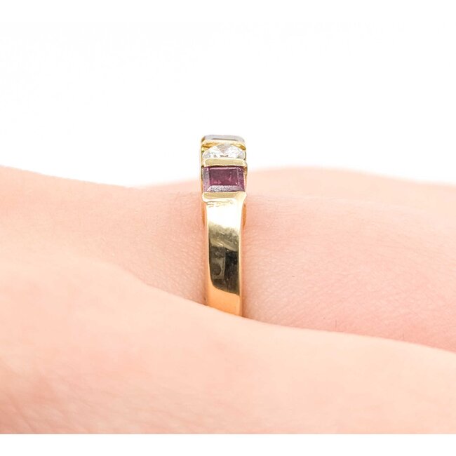 Ring 5-Stone .24ctw round Diamonds .30ctw Ruby 18ky sz5.75 3.9g 225060046