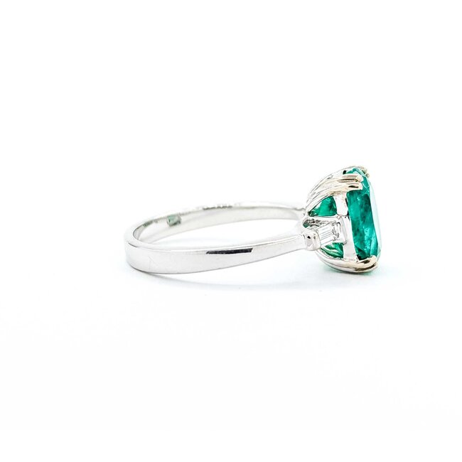 Ring 3-Stone .13ctw Baguette Diamonds 2.86ct Emerald 14kw 9x7.5mm Sz6.5 3.7g 125060021