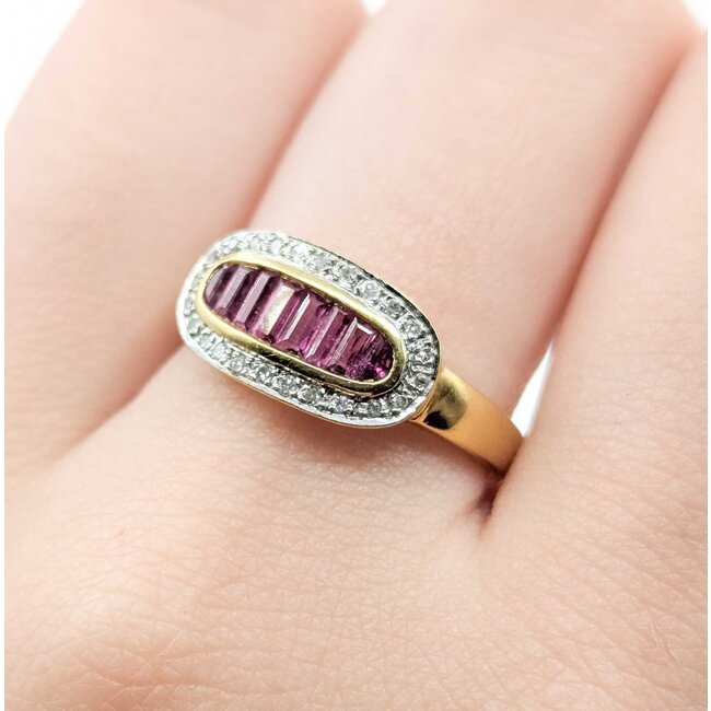 Ring Channel Set .12ctw Round Diamonds .50ctw Ruby 18ky Sz8.5 4.5g 225070057