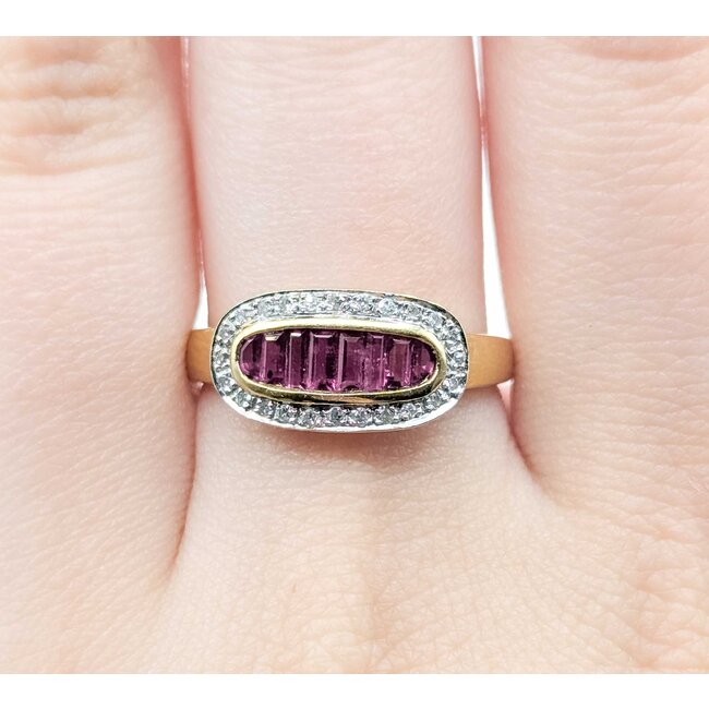 Ring Channel Set .12ctw Round Diamonds .50ctw Ruby 18ky Sz8.5 4.5g 225070057