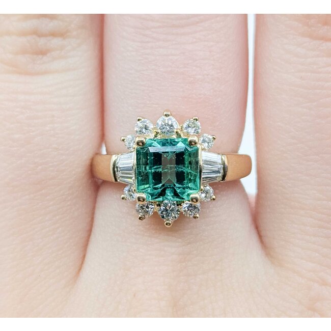 Ring .50ctw Round/Baguette Diamonds 2.10ct Emerald 14ky Sz6 4.9g 225070033