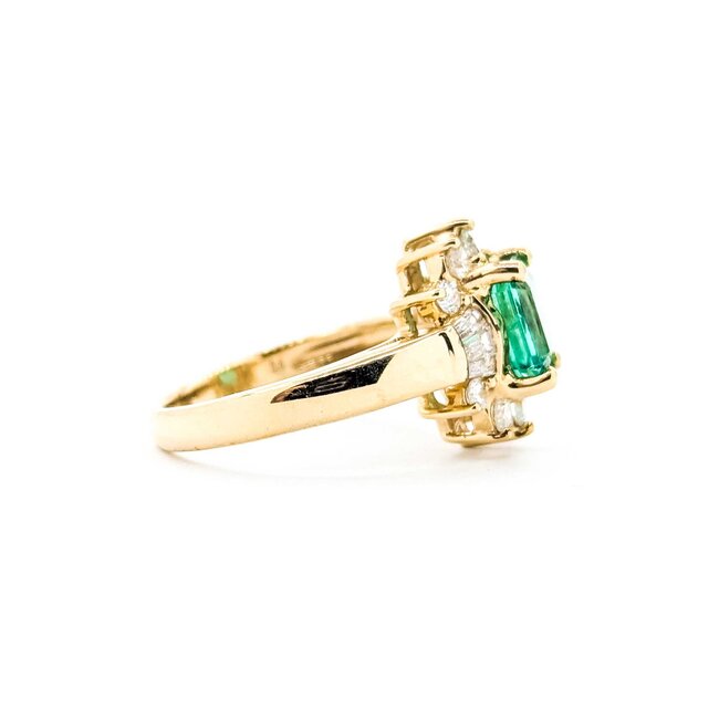 Ring .50ctw Round/Baguette Diamonds 2.10ct Emerald 14ky Sz6 4.9g 225070033