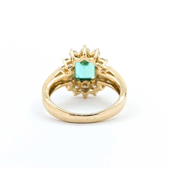 Ring .50ctw Round/Baguette Diamonds 2.10ct Emerald 14ky Sz6 4.9g 225070033