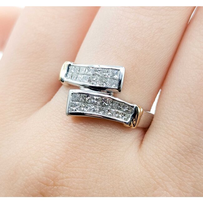 Ring Crossover Invisible Set .65ctw Princess Diamonds 14ktt Sz9.5 4.8g 225070062