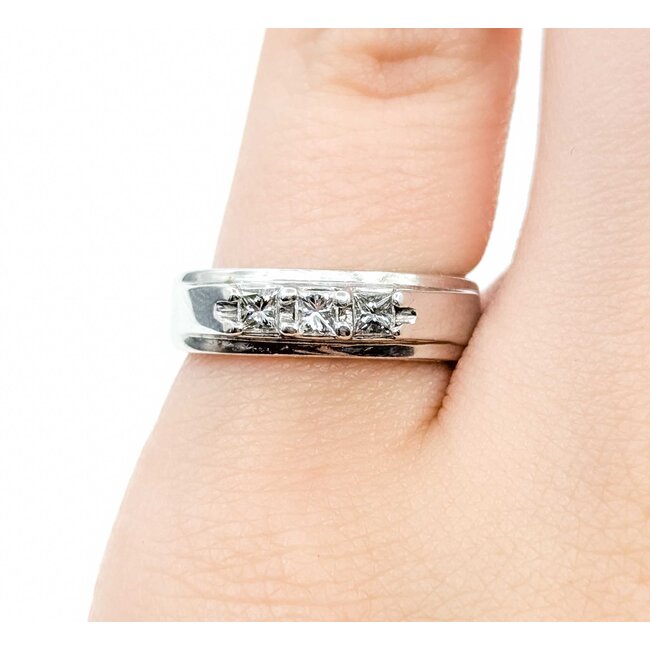 Ring Three Stone .24ctw Princess Diamonds 14kw 5.85g 225060031
