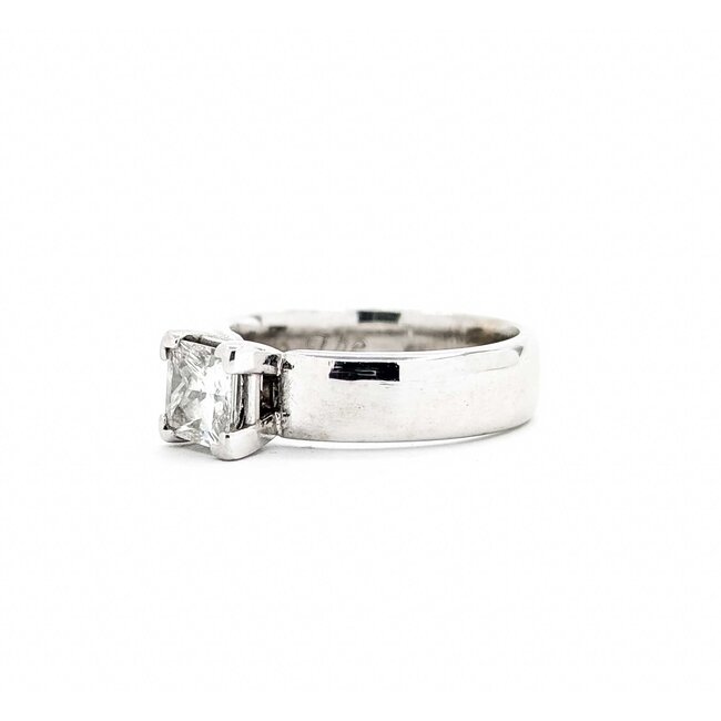 Ring Solitaire .87ct Princess Diamond 14kw 5.35g 225060030