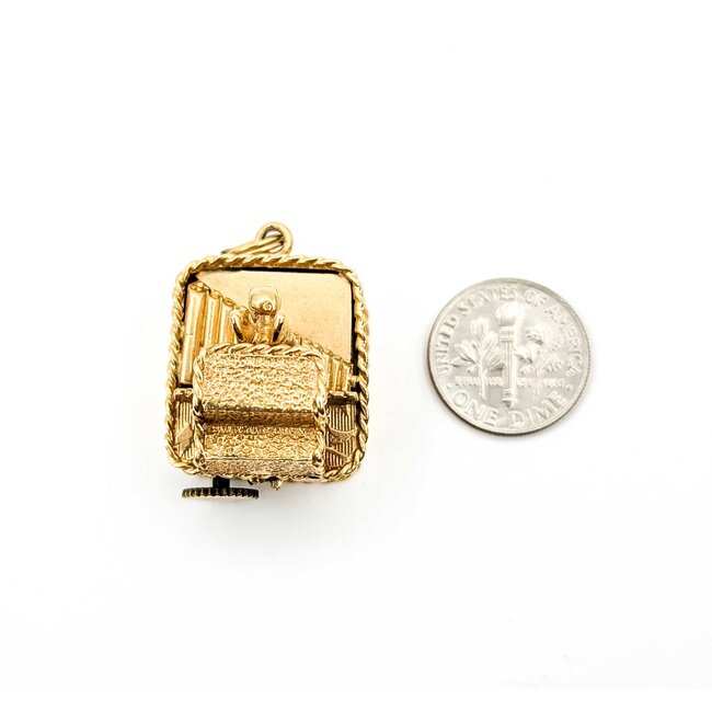 Pendant Organ Playing Cherub Music Box 14ky 30x21mm 26.8g 225070128