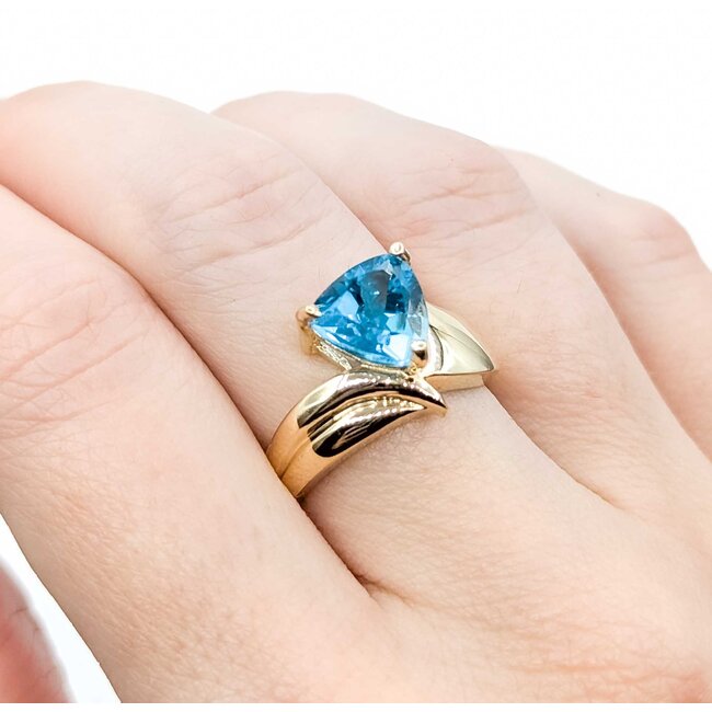 Ring Bypass 3.4ct Topaz 10ky Sz7 3.2g 225070105