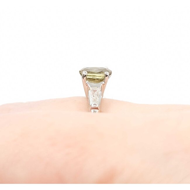 Ring 3-Stone .10ctw Baguette Diamonds .94ct Alexandrite GIA: 2233584992 14kw 2mm Sz8 4.2g 125060099