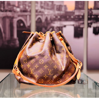 Handbag Louis Vuitton Petit Noe Monogram 125085021