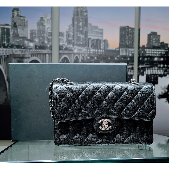Handbag Chanel Classic Small Classic Flap Black Caviar Leather W/Box & Card 125085065