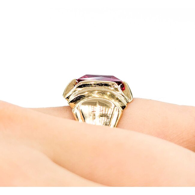 Ring Red Synthetic Stone 10ky Sz6.5 6.5g 225080050