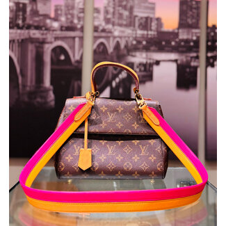 Handbag Louis Vuitton Cluny Monogram BB M42738 125095047