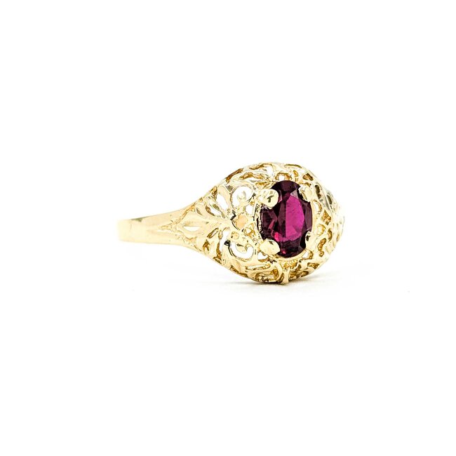 Ring .30ct Syn Ruby 10ky 10mm Sz9 1.81g 225090005