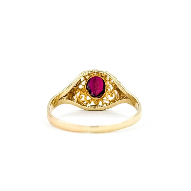 Ring .30ct Syn Ruby 10ky 10mm Sz9 1.81g 225090005