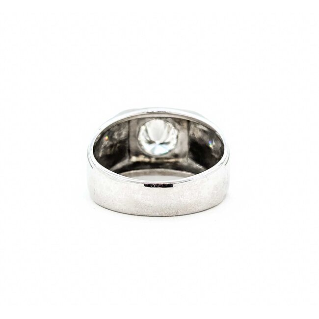 Ring 1.57ct Round Diamond 14kw Sz11 9.40g 225090002