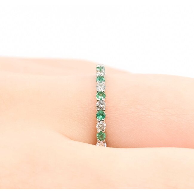 Ring Band .17ctw Round Diamonds .18ctw Emerald 14kw sz6.5 1.84g 125060133
