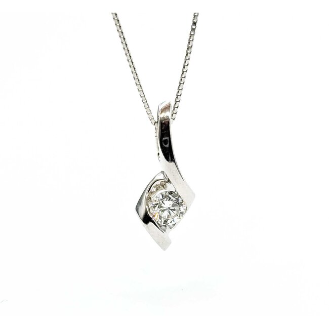 Pendant W/Chain Box Chain .25ct Round Diamond 14kw 17x6.5 18" 2.14g 225090019