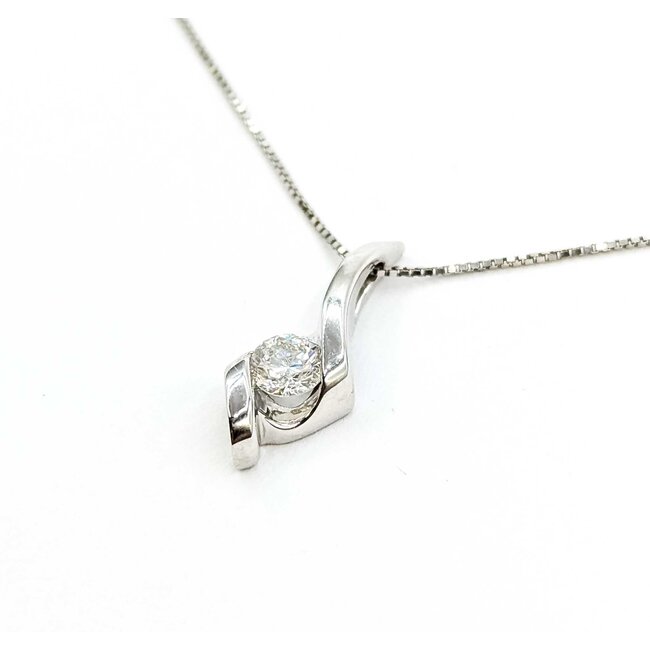 Pendant W/Chain Box Chain .25ct Round Diamond 14kw 17x6.5 18" 2.14g 225090019