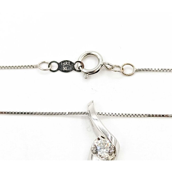 Pendant W/Chain Box Chain .25ct Round Diamond 14kw 17x6.5 18" 2.14g 225090019