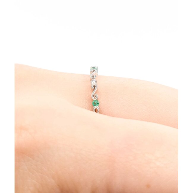 Ring Milgrain 0.04ctw Round Diamonds .06ctw Emerald 14kw 1.8mm Sz7 1.5g 125090052