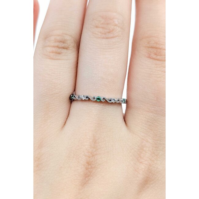 Ring Milgrain 0.04ctw Round Diamonds .06ctw Emerald 14kw 1.8mm Sz7 1.5g 125090052