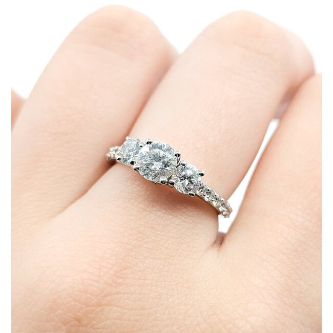 Ring 3-Stone 1.50ctw Round Diamonds 14kw 2mm Sz6 3.96g 225090049