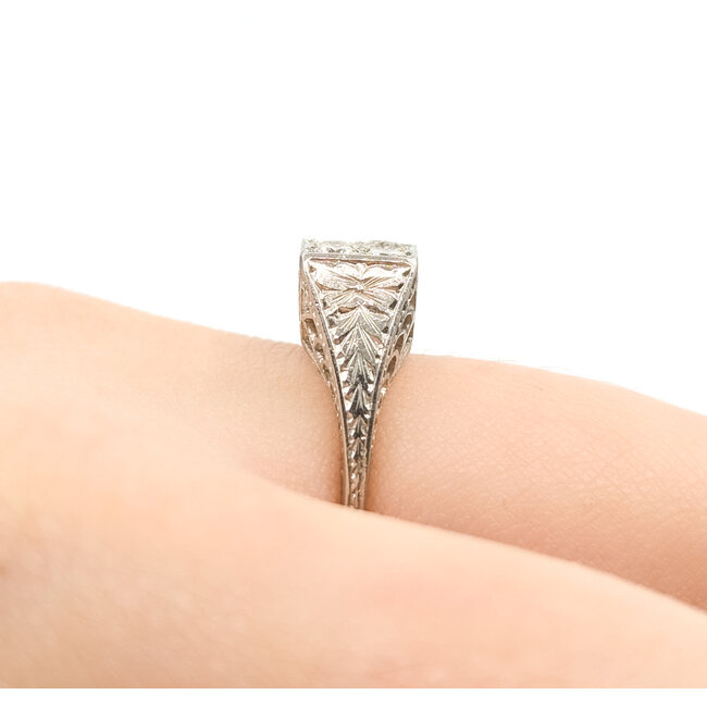 Ring .65ctw Round Diamonds Platinum 6.85mm Sz7.25 3.9g 225090042