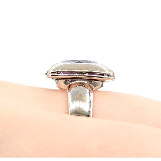 Ring Modern 5ct Light Purple Amethyst 18kw .6x.5" Sz7 8.05g 125090028