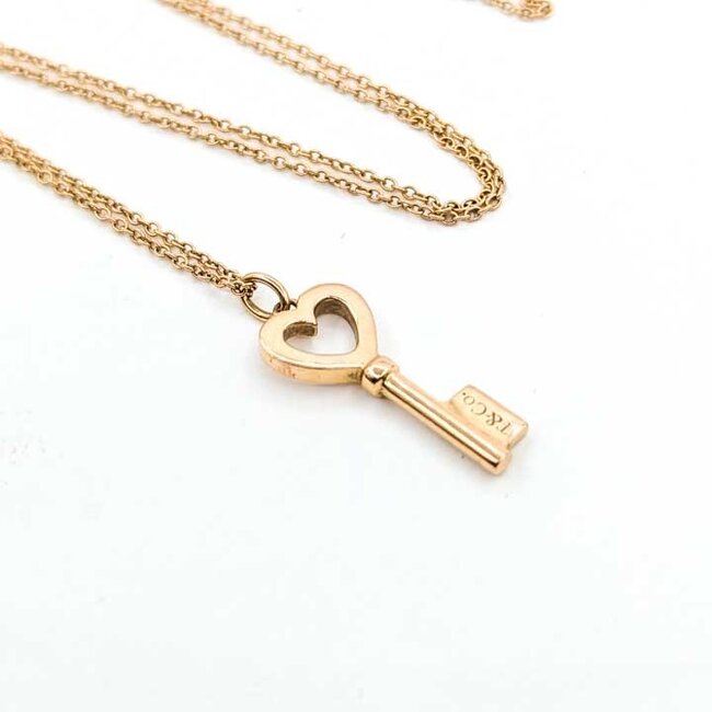 Necklace Tiffany & Co. Key 18kr .75x.3" 16" 3.06g 125102005