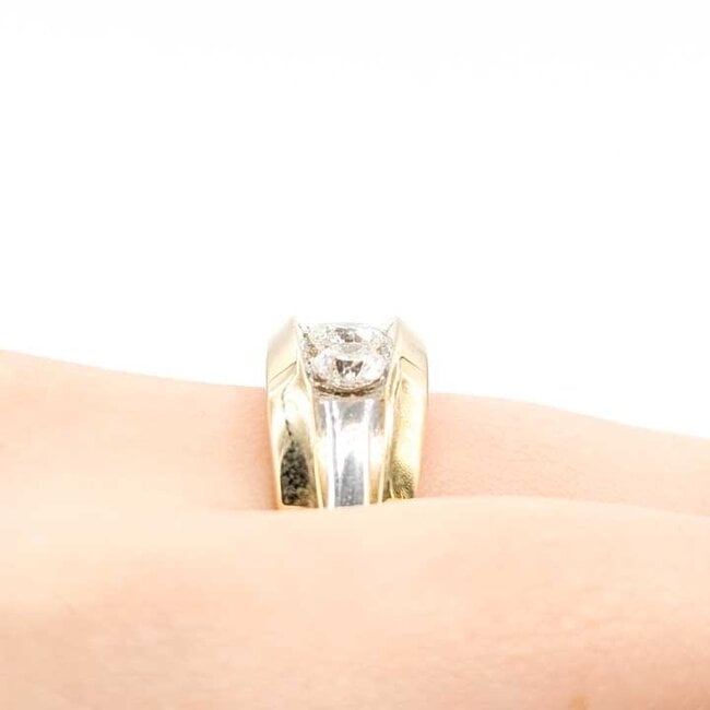 Ring 3-Stone Comfort Fit 1.3ctw Round Diamonds 14ky 10.4mm Sz12 9.1g 225100103