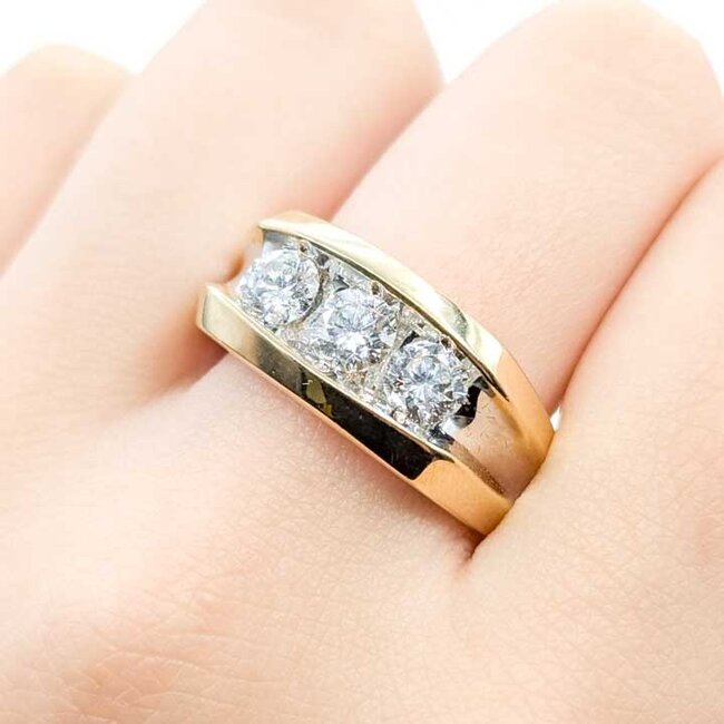 Ring 3-Stone Comfort Fit 1.3ctw Round Diamonds 14ky 10.4mm Sz12 9.1g 225100103