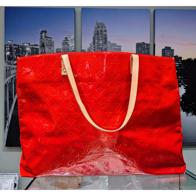 Handbag Louis Vuitton Reade Red Vernis GM 125105102