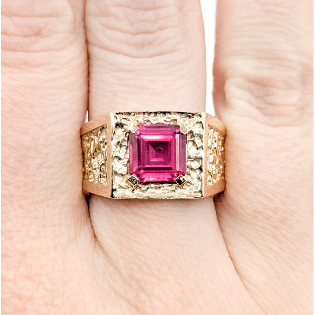 Ring Nugget 2.25ct Synthetic Ruby 10ky 12.4mm Sz9 10.09g 225100052