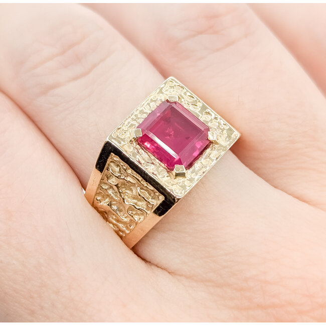 Ring Nugget 2.25ct Synthetic Ruby 10ky 12.4mm Sz9 10.09g 225100052
